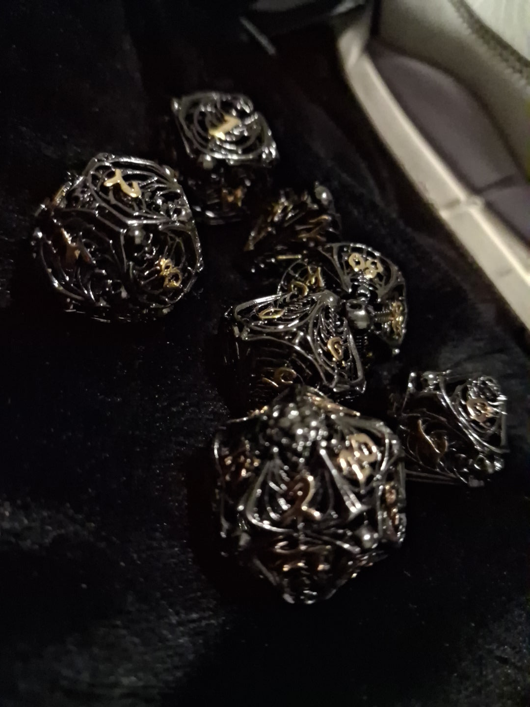 Dungeon and dragon dice